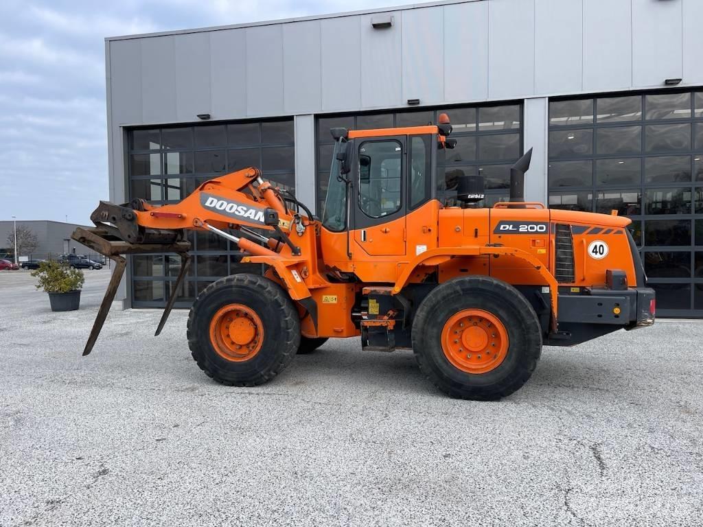 Doosan DL 200 Iekrāvēji uz riteņiem