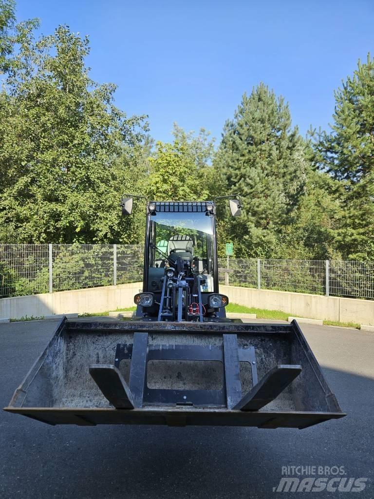 Kubota RT 260-2 Iekrāvēji uz riteņiem