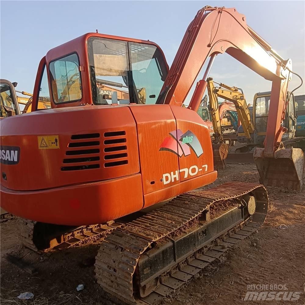 Doosan DH70 Kāpurķēžu ekskavatori