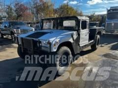  HMMWV M998 Vieglais kravas automobilis/izkraušana no sāniem