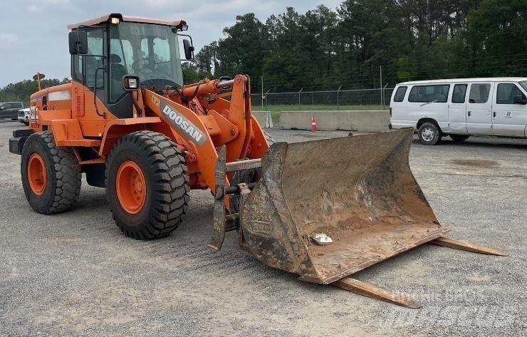 Doosan DL220-3 Iekrāvēji uz riteņiem