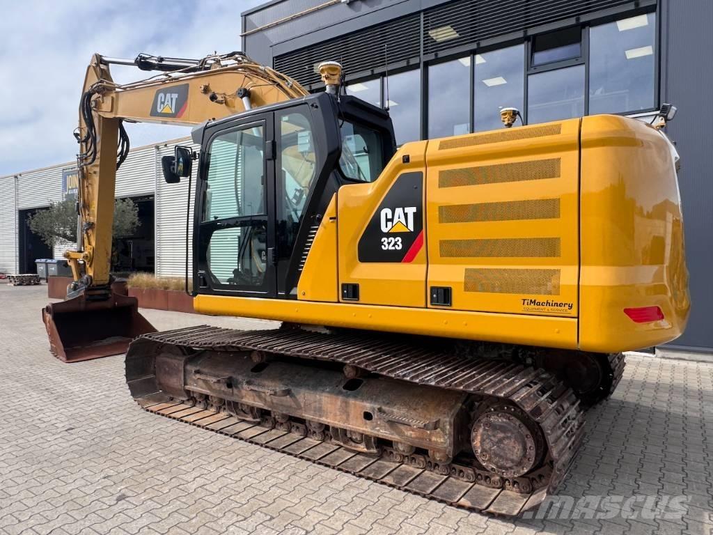 CAT 323 Kāpurķēžu ekskavatori