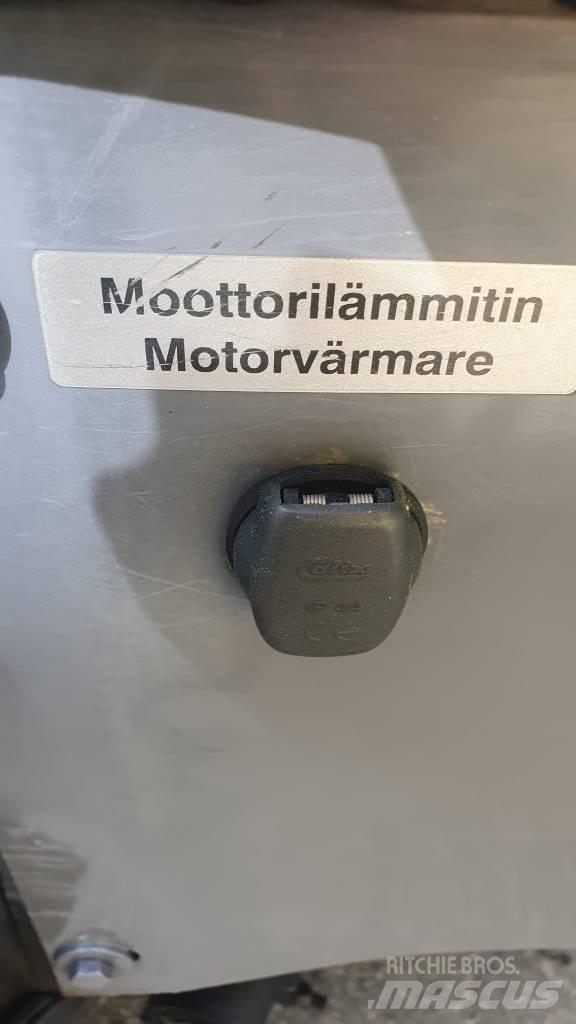 LM Trac 586 Iekrāvēji uz riteņiem