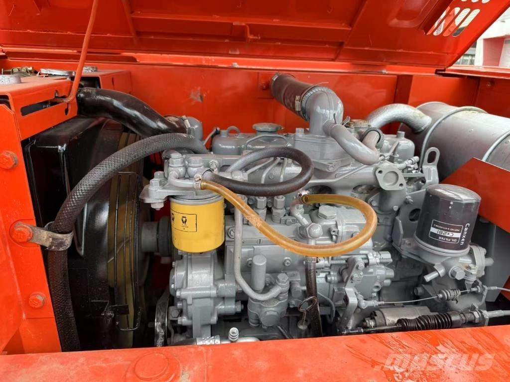 Hitachi Zaxis 60 Kāpurķēžu ekskavatori