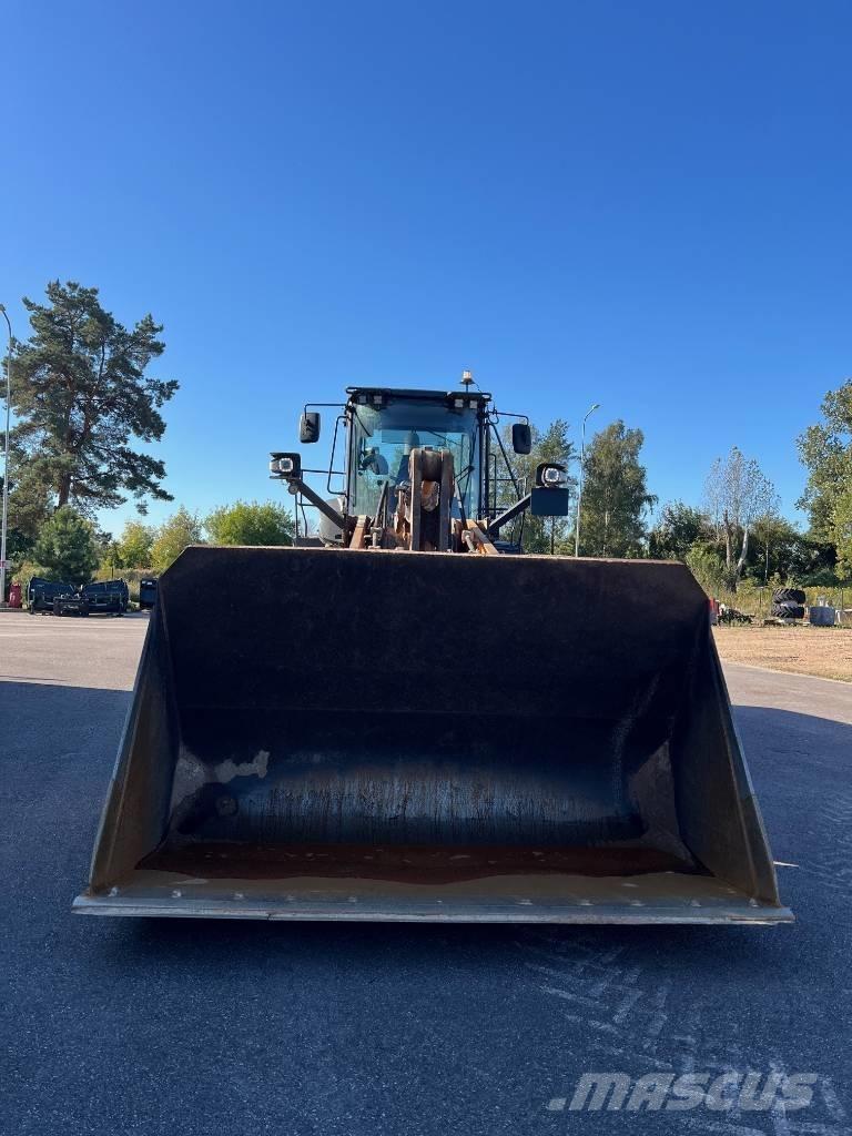 CASE 1021 G Iekrāvēji uz riteņiem