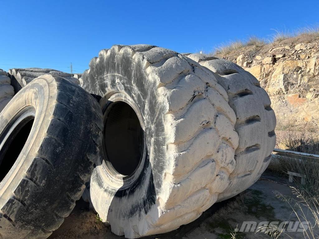 CAT 990 II Iekrāvēji uz riteņiem