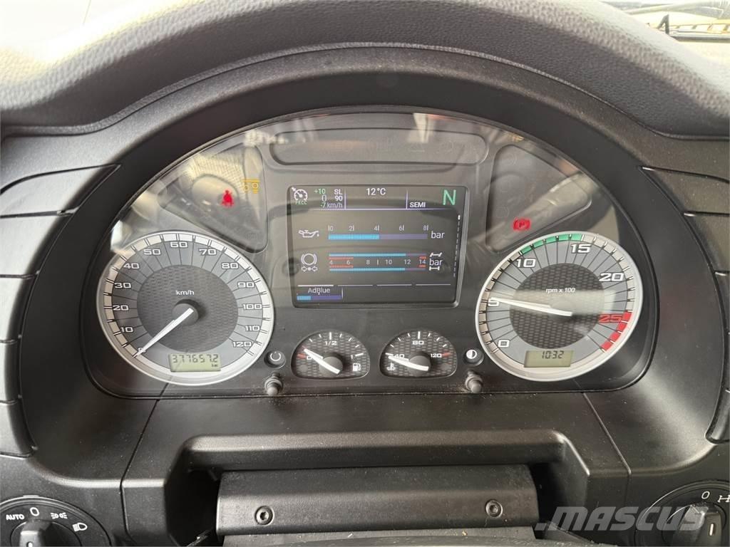 Iveco AS280 6X2 Treileri ar āķi