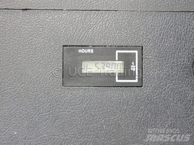 Hyundai HW140 Ekskavatori uz riteņiem