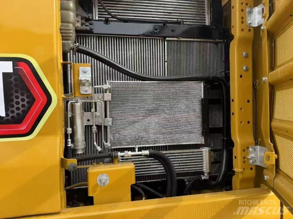 CAT 323GC Kāpurķēžu ekskavatori