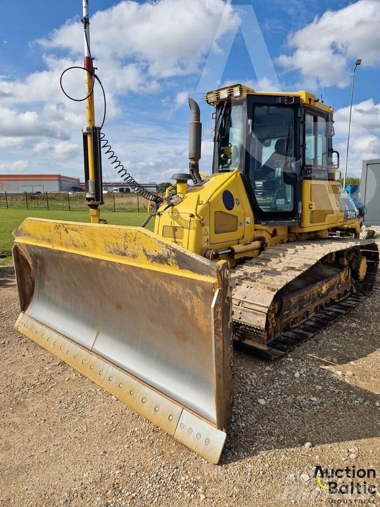 Komatsu D51PX-22 Kāpurķēžu buldozeri