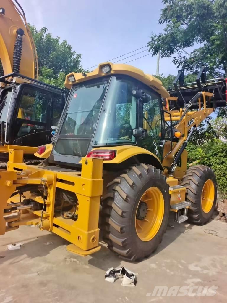 JCB 4 CX Ekskavatori-iekrāvēji