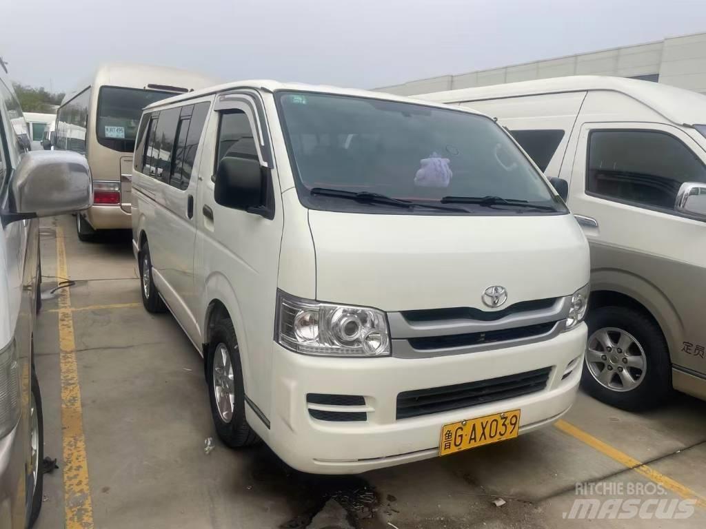 Toyota Hiace Starppilsētu autobusi