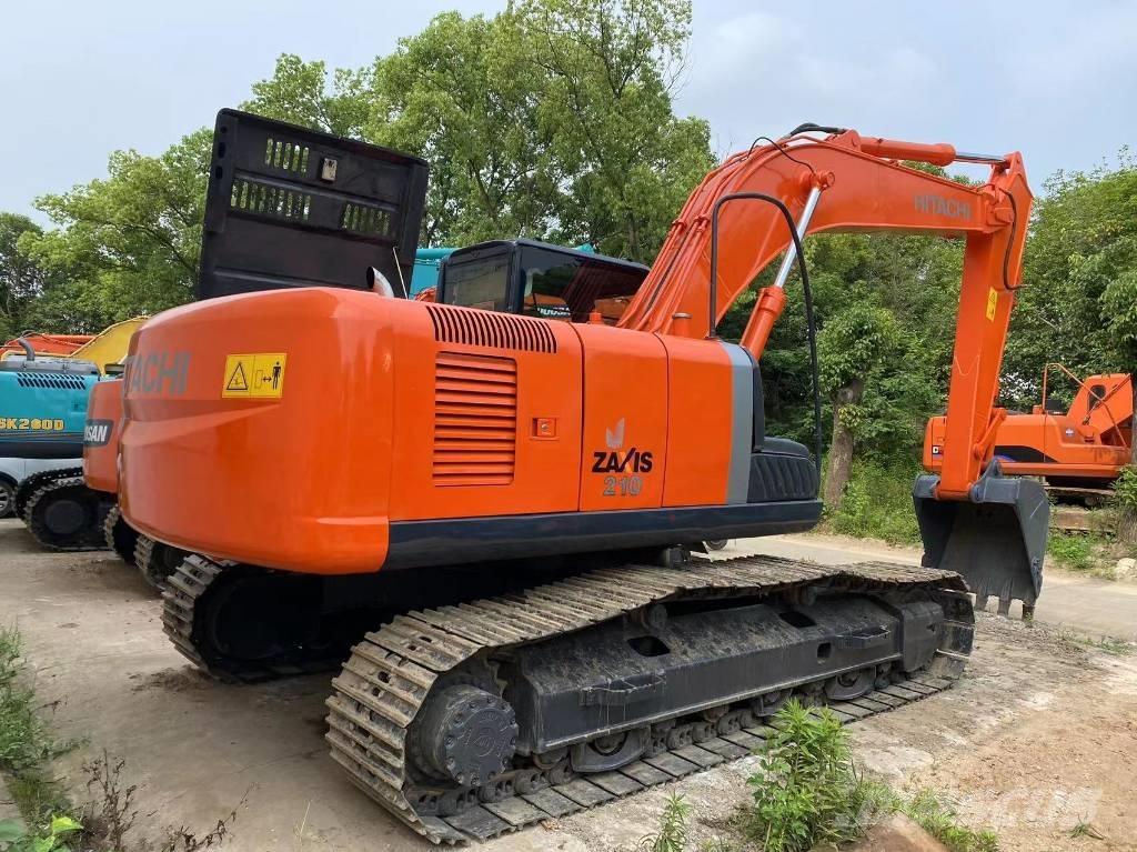 Hitachi ZX 210 Kāpurķēžu ekskavatori