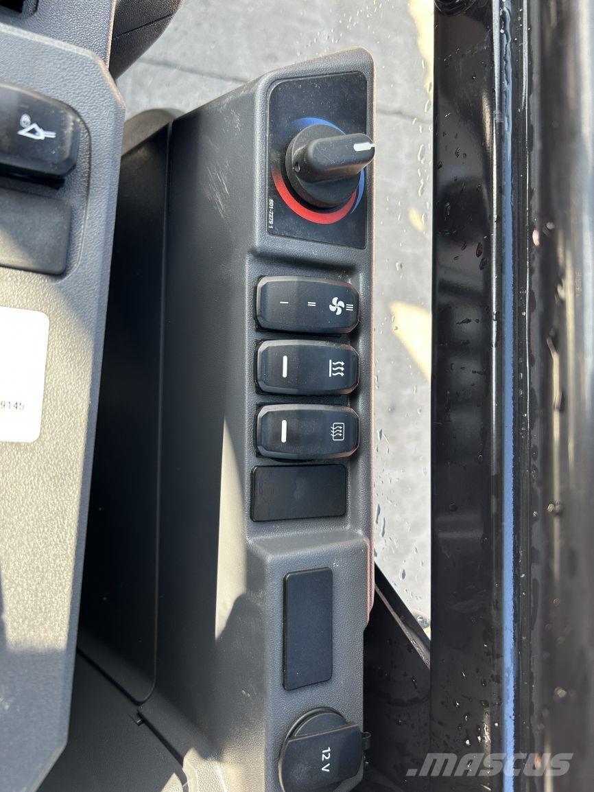 CAT 906 (9145) Multifunkcionālie iekrāvēji