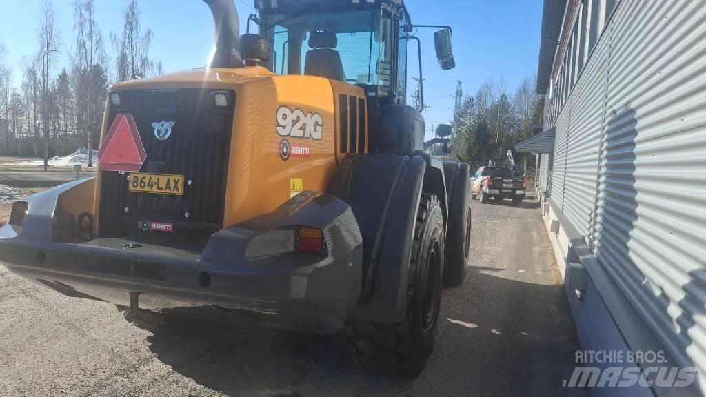 CASE 921G Iekrāvēji uz riteņiem