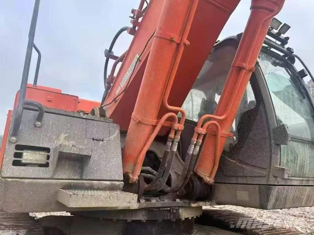 Hitachi ZX 470 Kāpurķēžu ekskavatori