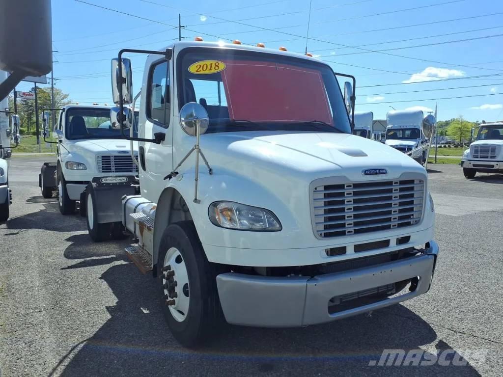Freightliner M2 106 Vilcēji
