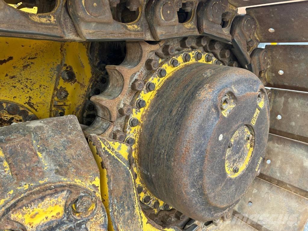 Komatsu D 65 WX-18 Kāpurķēžu buldozeri