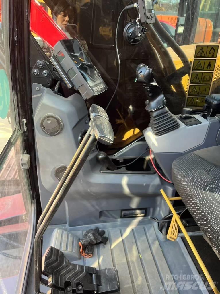 CAT 310 Kāpurķēžu ekskavatori