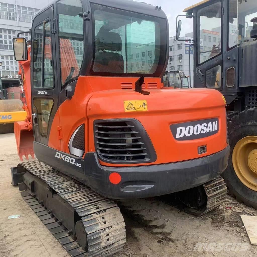 Doosan DX60 Vidēja lieluma ekskavatori 7 t - 12 t