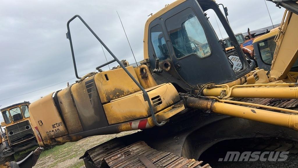 Komatsu PC 240 NLC Kabīnes un interjers