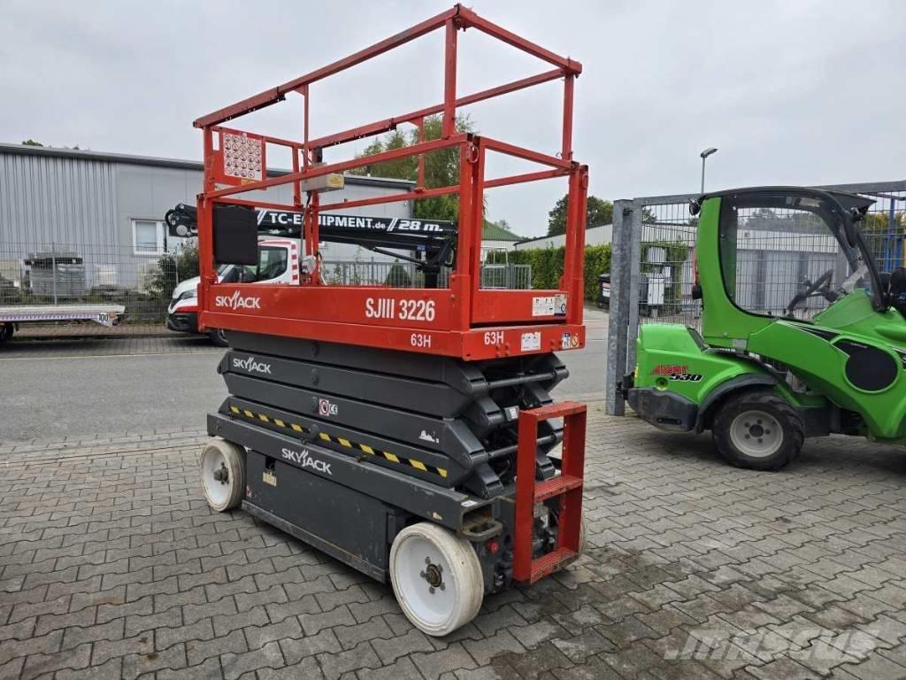 SkyJack SJ 3226 Šķerveida pacēlāji