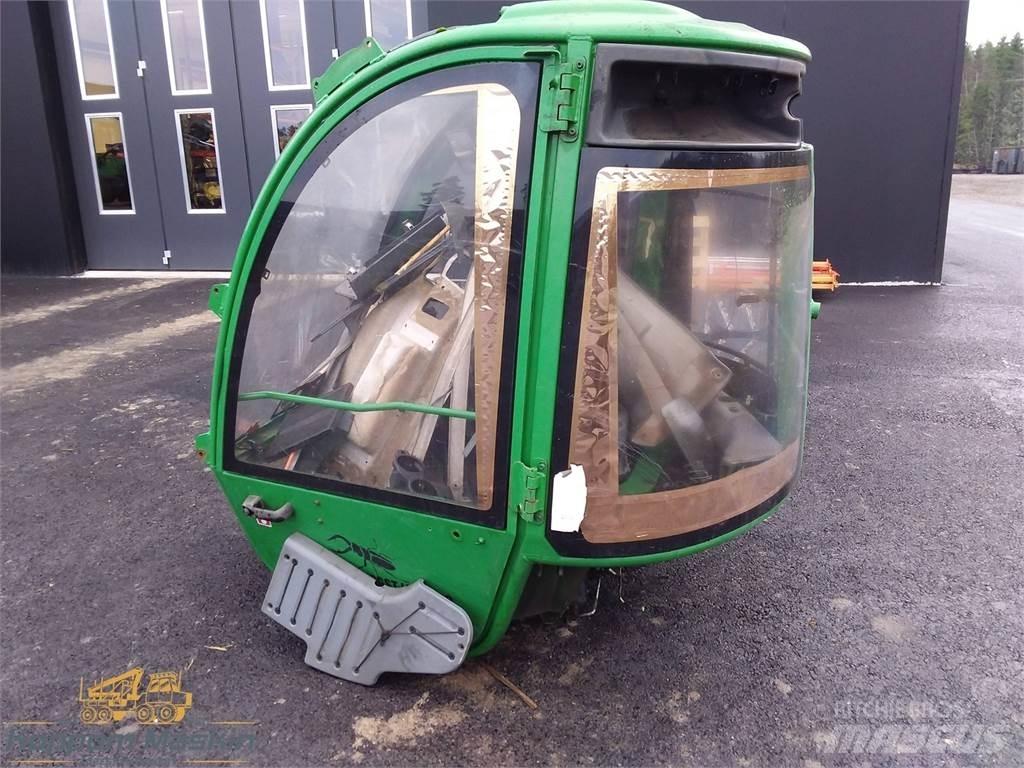 John Deere 1910e Kabīnes un interjers