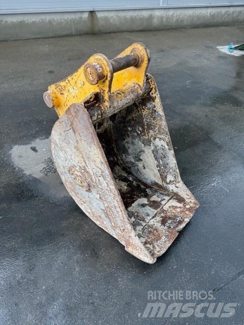 JCB 7-8 TON Grāvju arkls