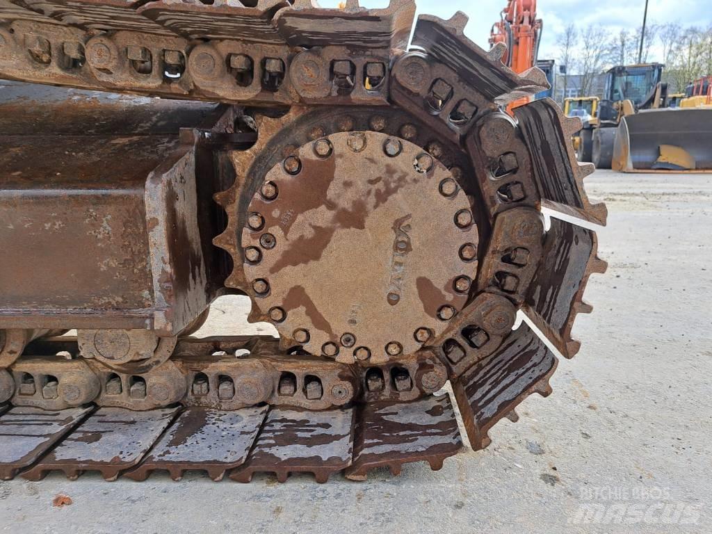 Volvo EC250ENL Kāpurķēžu ekskavatori