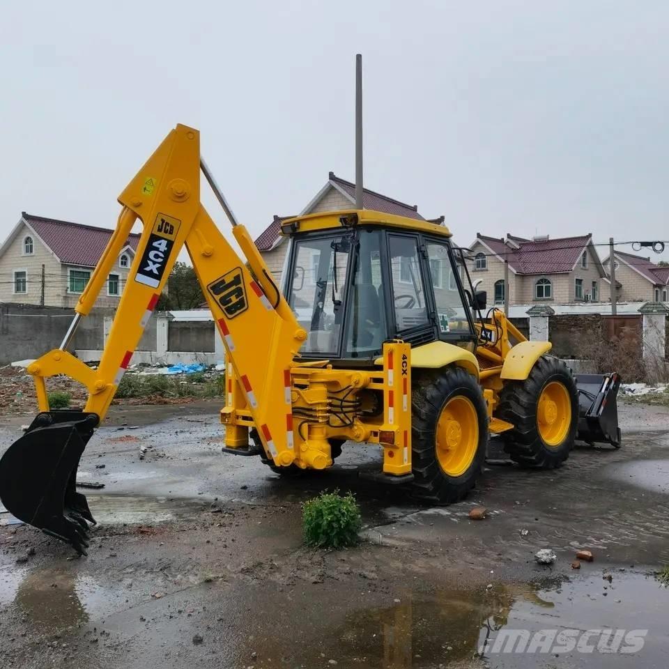 JCB 4CX Ekskavatori-iekrāvēji