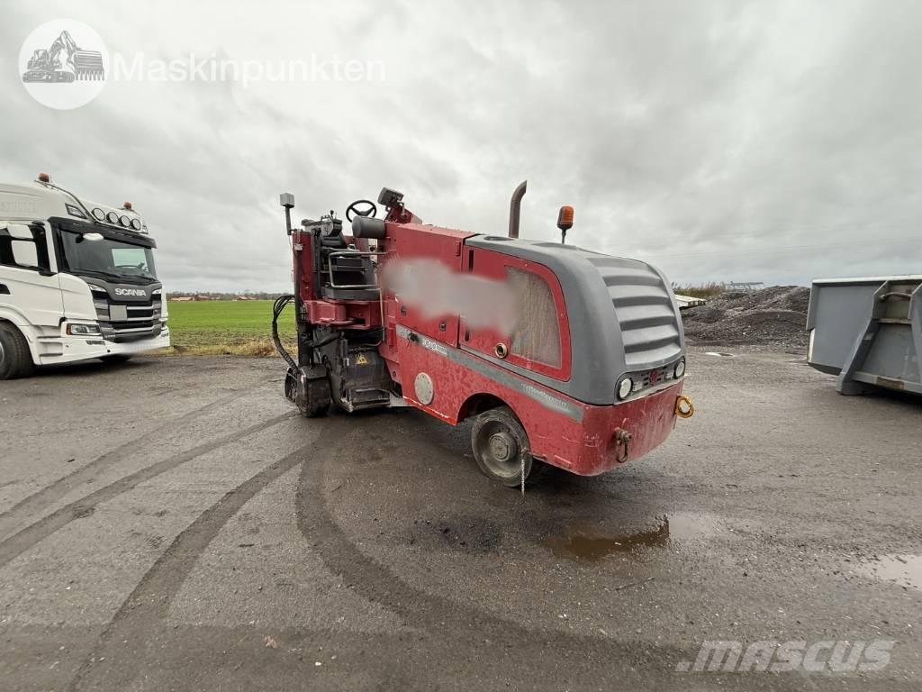 Wirtgen W 100 Asfalta dzesēšanas iekārtas