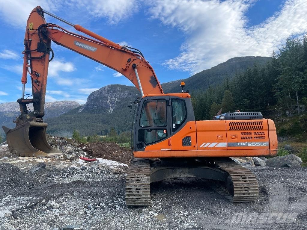 Doosan DX 255 LC-3 Kāpurķēžu ekskavatori