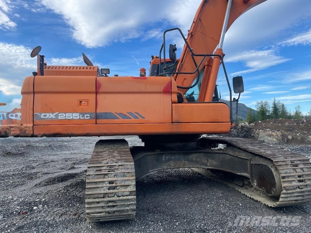 Doosan DX 255 LC-3 Kāpurķēžu ekskavatori
