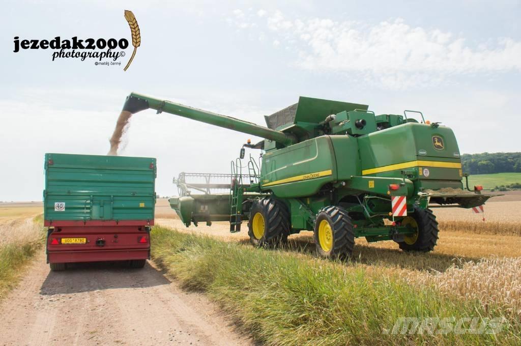 John Deere T 560 i Ražas novākšanas kombaini