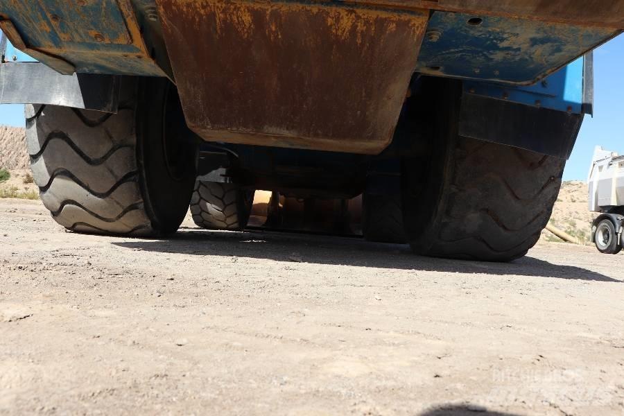 CAT 972 M Iekrāvēji uz riteņiem