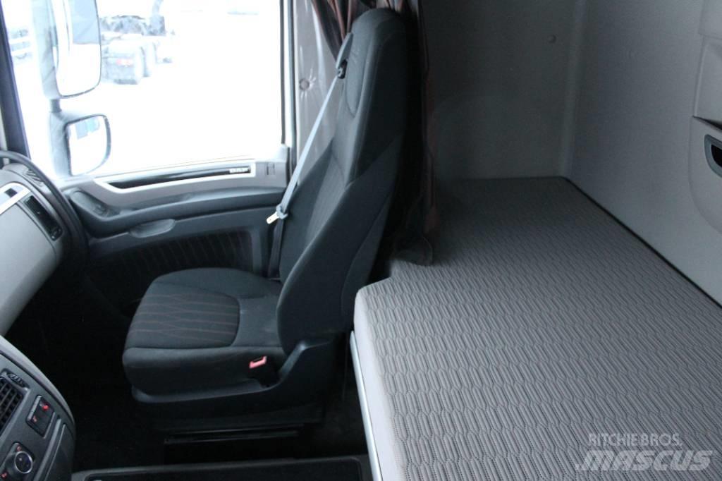 DAF XF530 6X4 FTT Vilcēji
