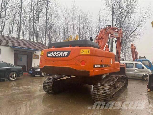 Doosan DX300 Kāpurķēžu ekskavatori