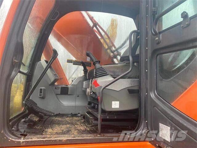 Doosan DX300 Kāpurķēžu ekskavatori