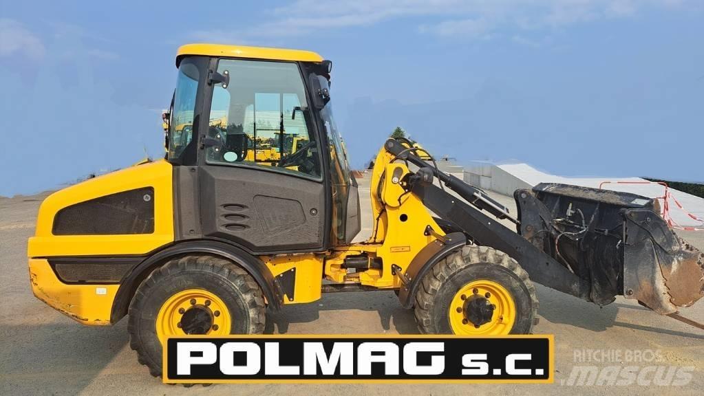 JCB 406 Iekrāvēji uz riteņiem