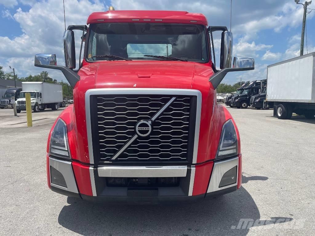 Volvo VNL64T300 Vilcēji