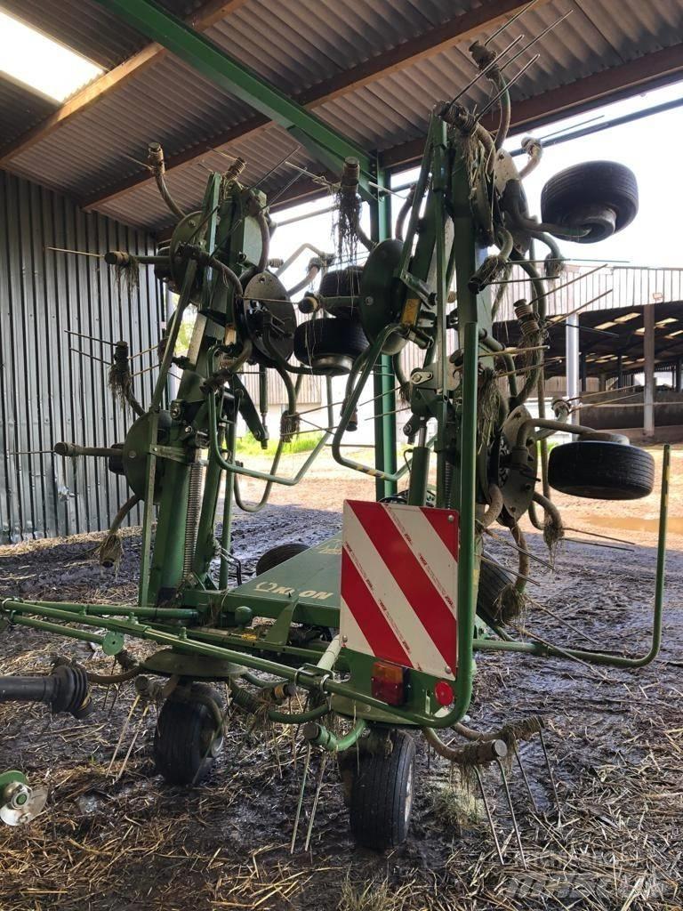 Krone 8.82/8 Tedder Grābekļi un siena ārdītāji