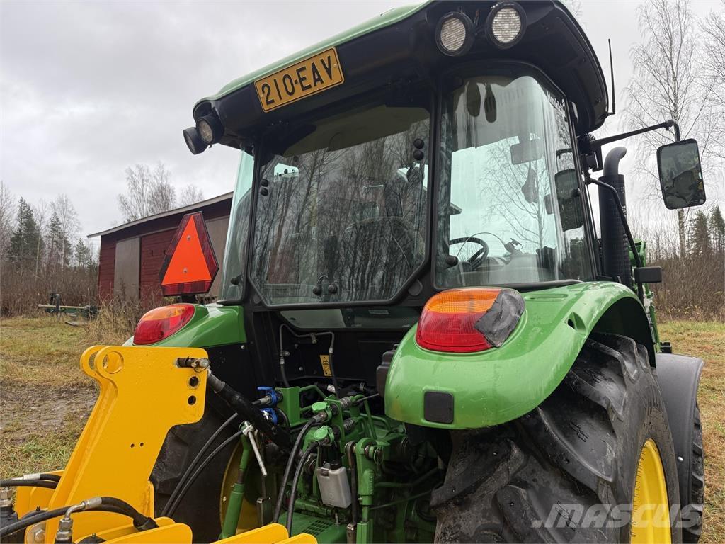 John Deere 5058E Kompaktie traktori