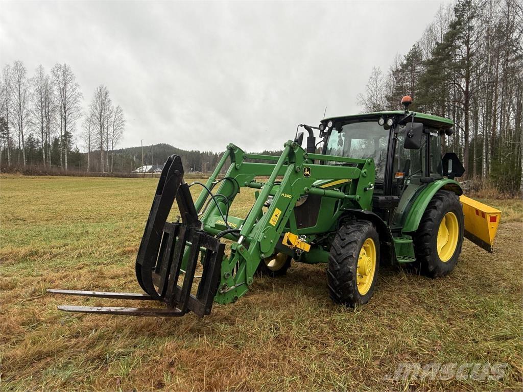 John Deere 5058E Kompaktie traktori