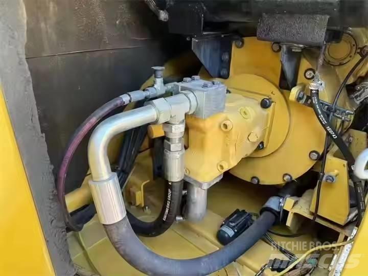 CAT 307 Kāpurķēžu ekskavatori