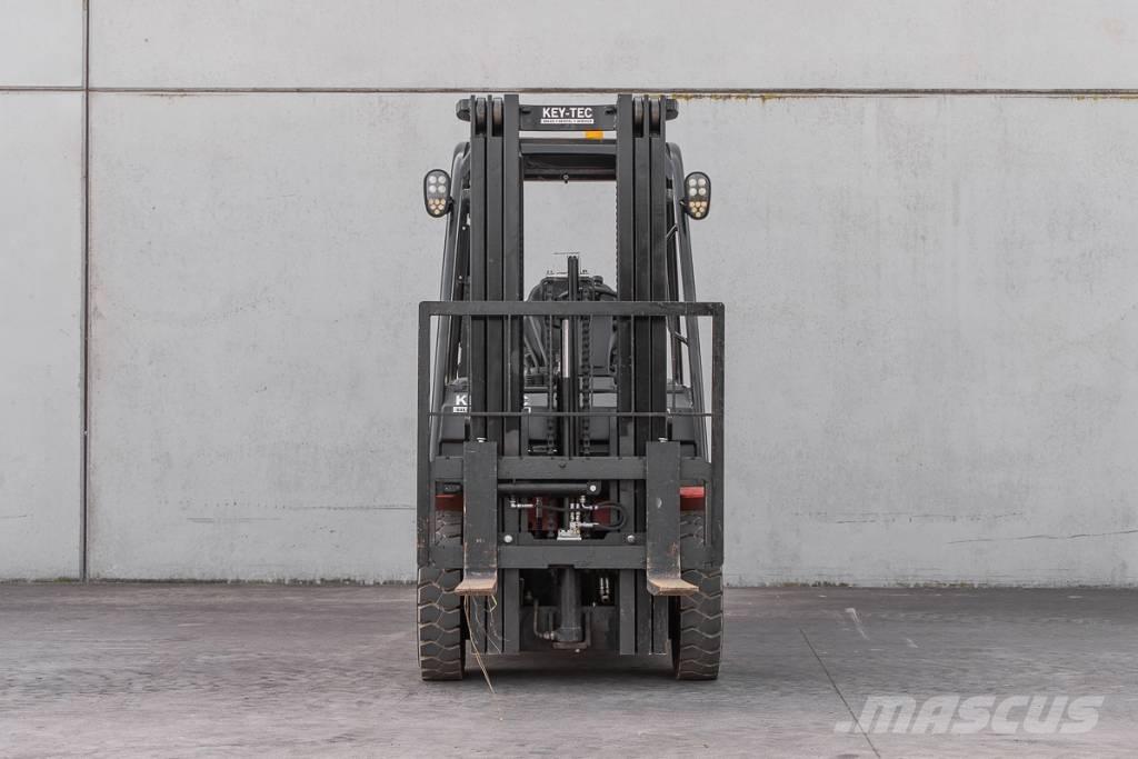 Manitou MI 25 D Tehnika ar dīzeļa dzinēju