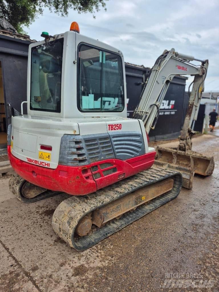Takeuchi TB 250 Mini ekskavatori < 7 t