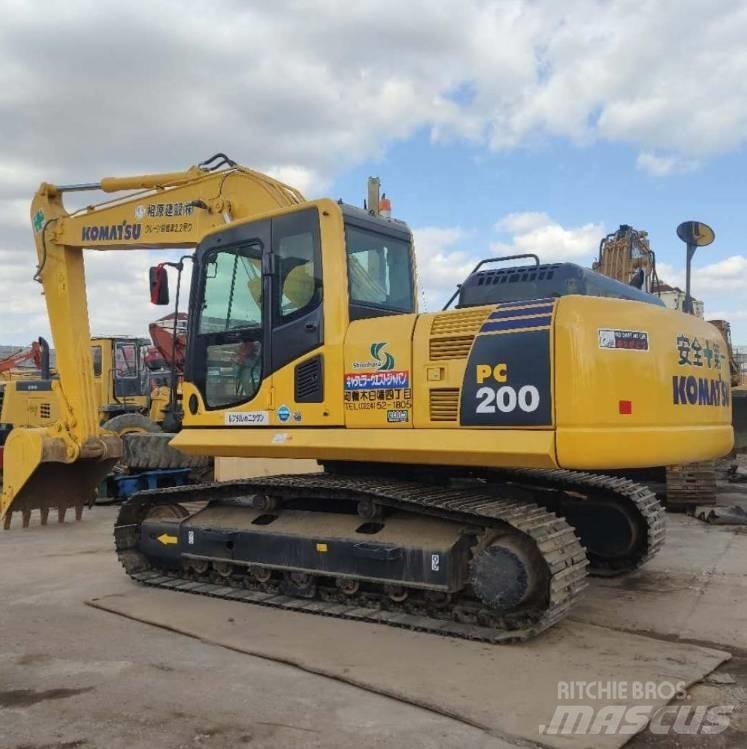 Komatsu pc220-8 Kāpurķēžu ekskavatori