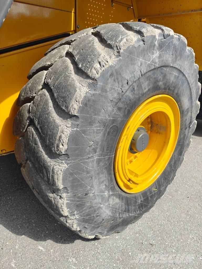 Volvo L 180 E Iekrāvēji uz riteņiem