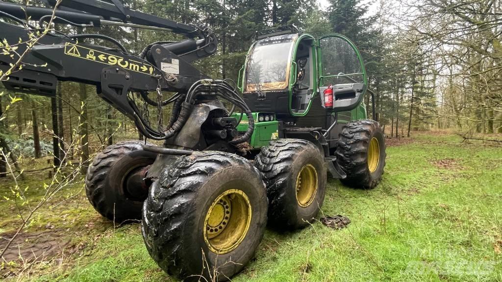 John Deere 1470 E Harvesteri