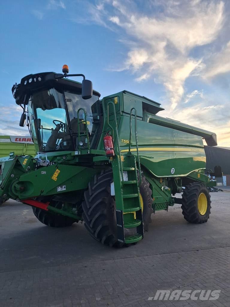John Deere T 550 Ražas novākšanas kombaini